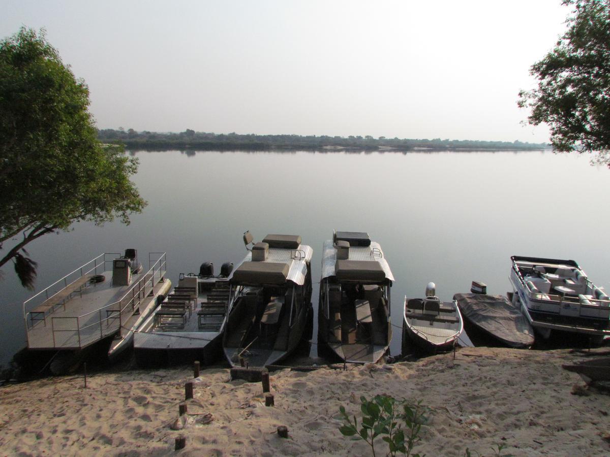 Caprivi Houseboat Safari Lodge Katima Mulilo Esterno foto